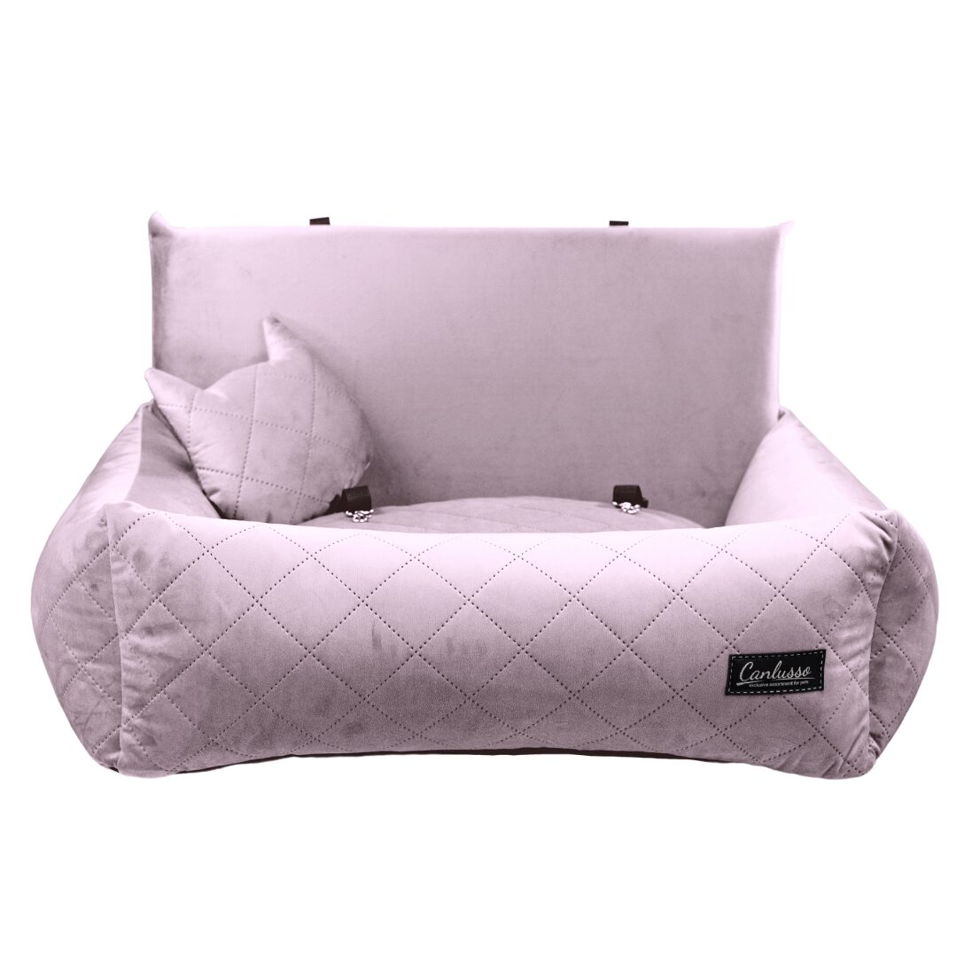 Różowy fotelik dla dużego psa